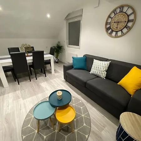 F2 50M2 Atypique En Souplex Vue Basilique Apartment Saint-Nicolas-de-Port Exterior photo